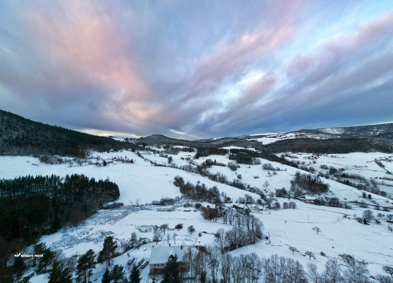 Nordiques De La Welche Villa ออเบย์ ภายนอก รูปภาพ